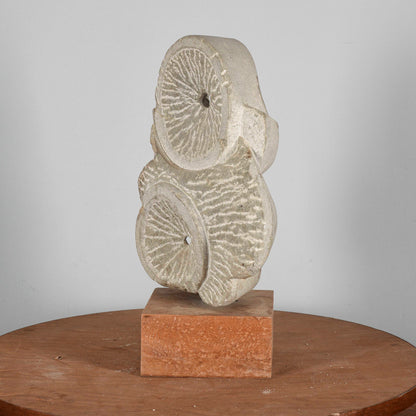 scultura in pietra firmata LB