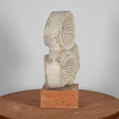 scultura in pietra firmata LB