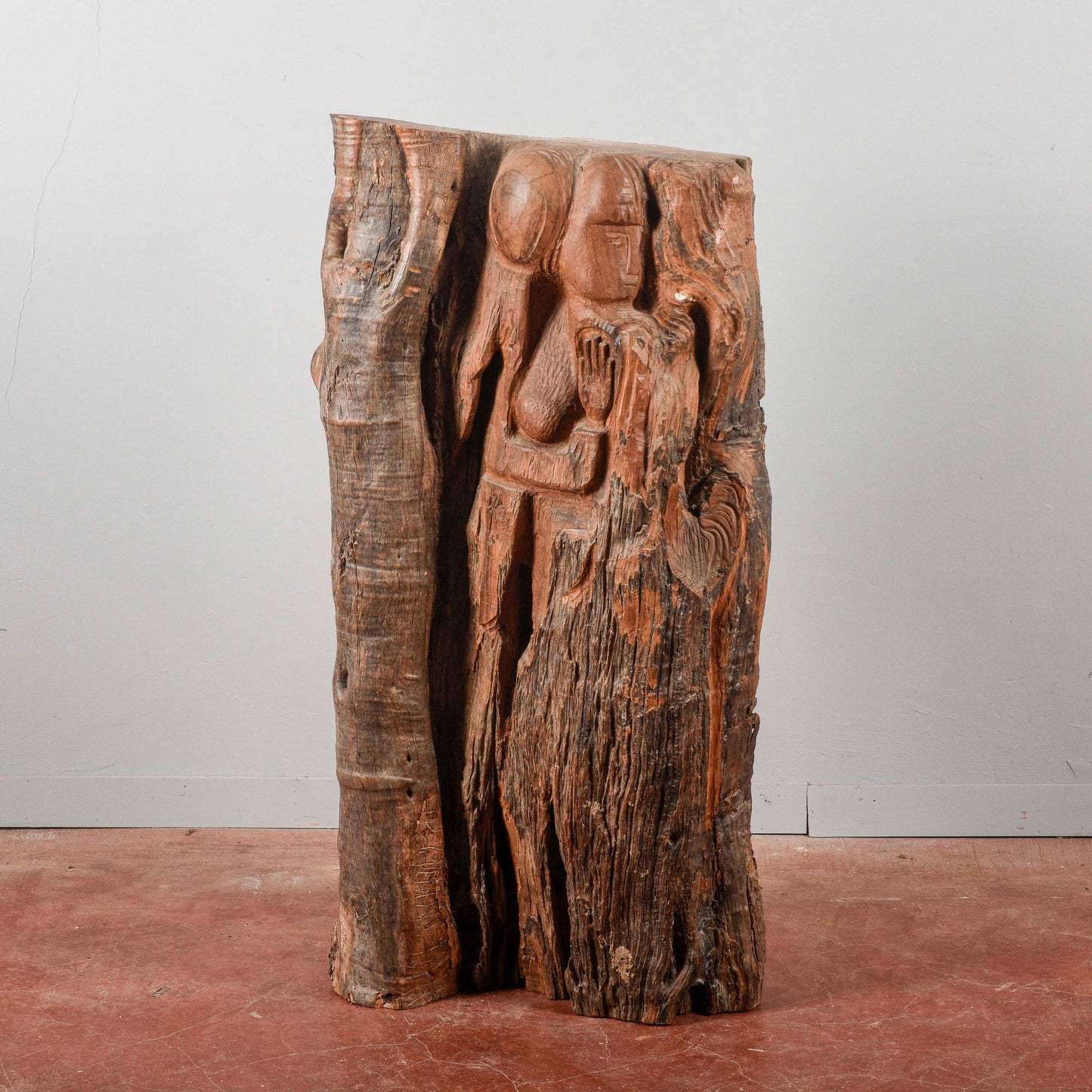 Scultura intaglio su tronco attribuita a Adele Gigli