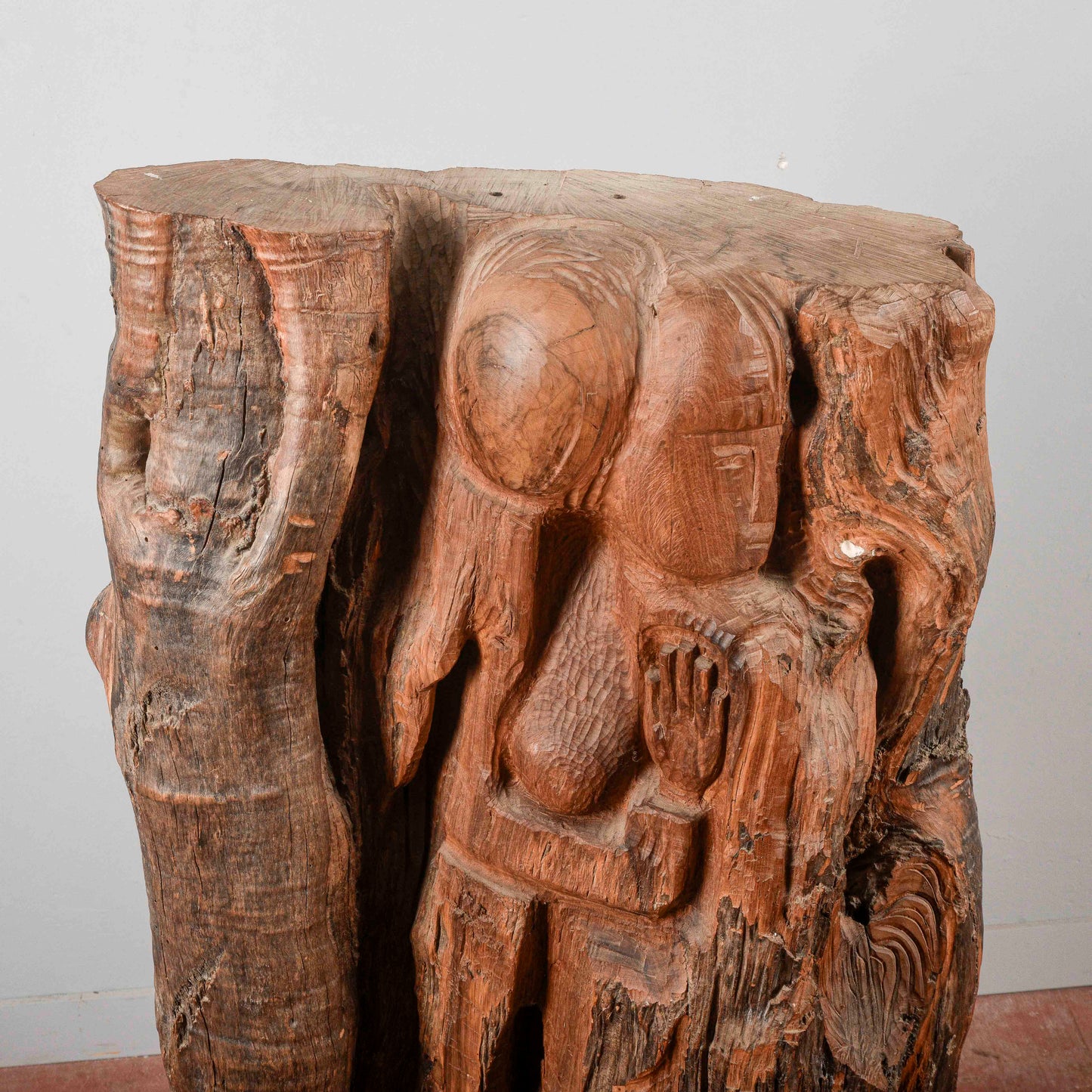 Scultura intaglio su tronco attribuita a Adele Gigli