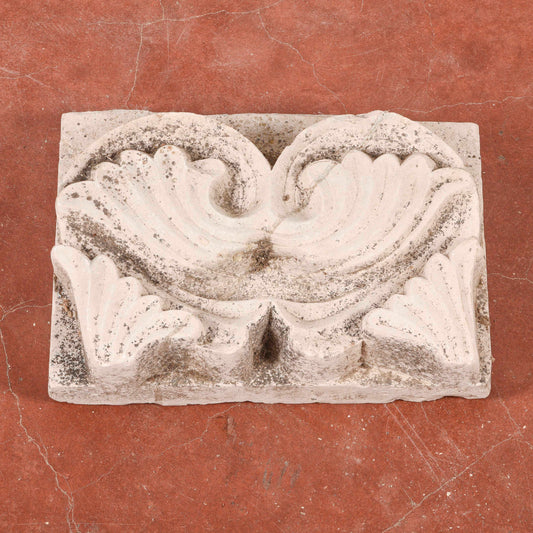 Frammento in pietra decoro da parete