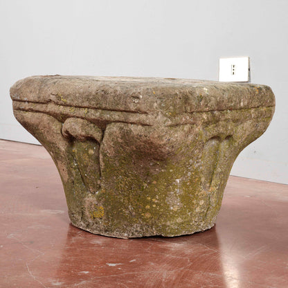 Capitello in pietra e consolidato con cemento