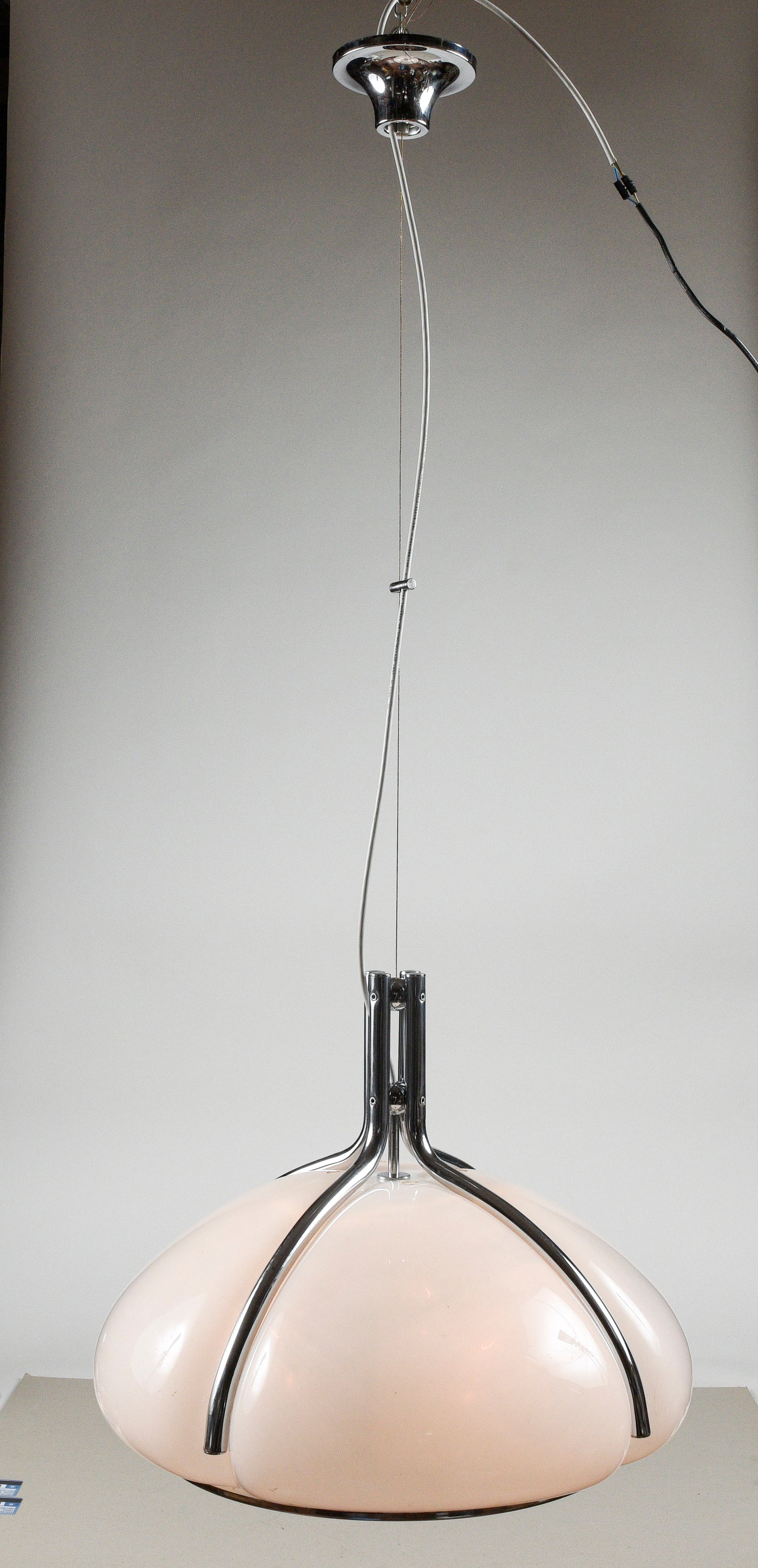 Lampadario Harvey Guzzini Quadrifoglio design anni 70