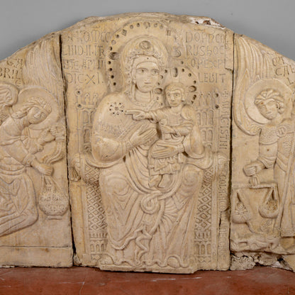 Lunetta in gesso Madonna con Bambino e angeli stile alta epoca XIII secolo