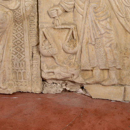 Lunetta in gesso Madonna con Bambino e angeli stile alta epoca XIII secolo