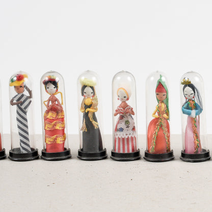 set collezione di 11 bamboline orientali sotto teca
