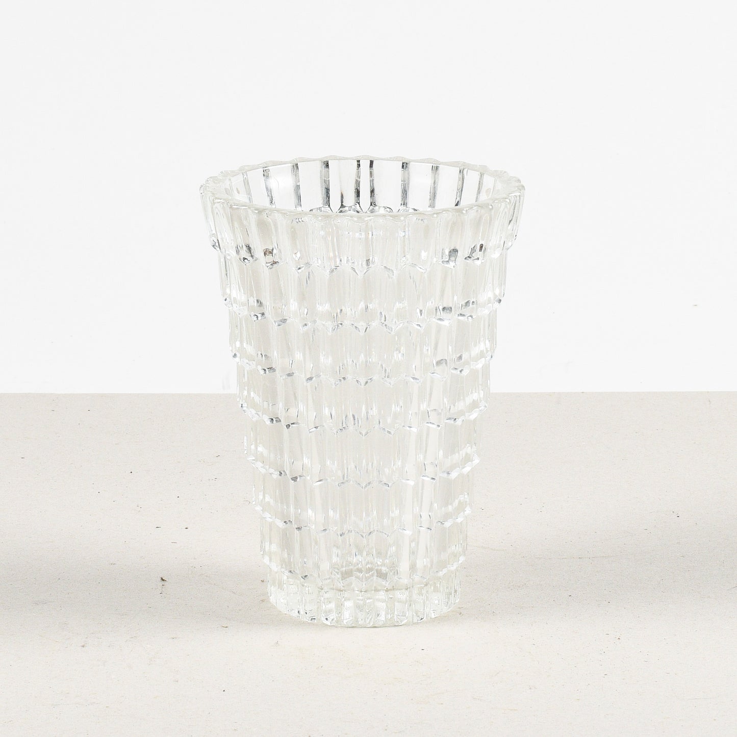 vaso in vetro istoriato stile liberty