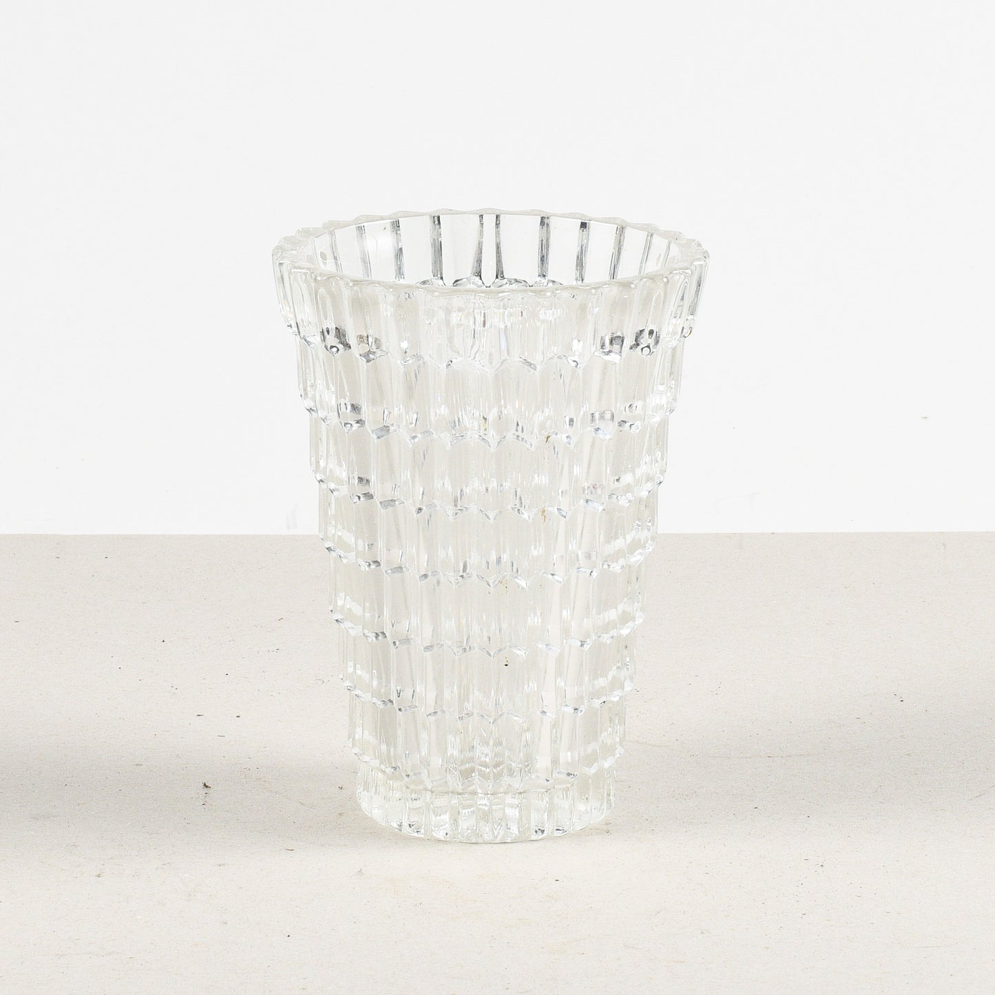 vaso in vetro istoriato stile liberty
