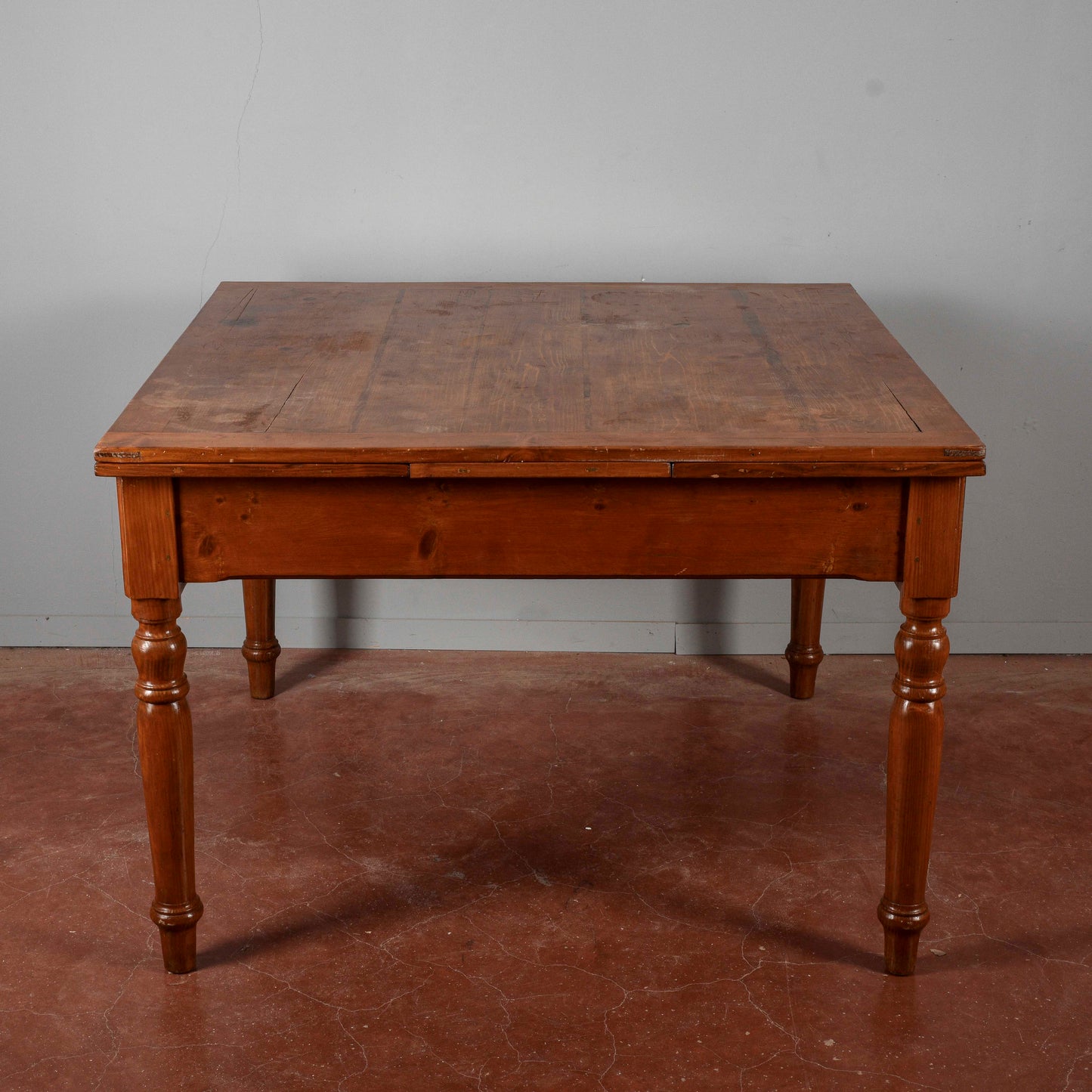 Tavolo rustico con cassetto e 2 allunghi