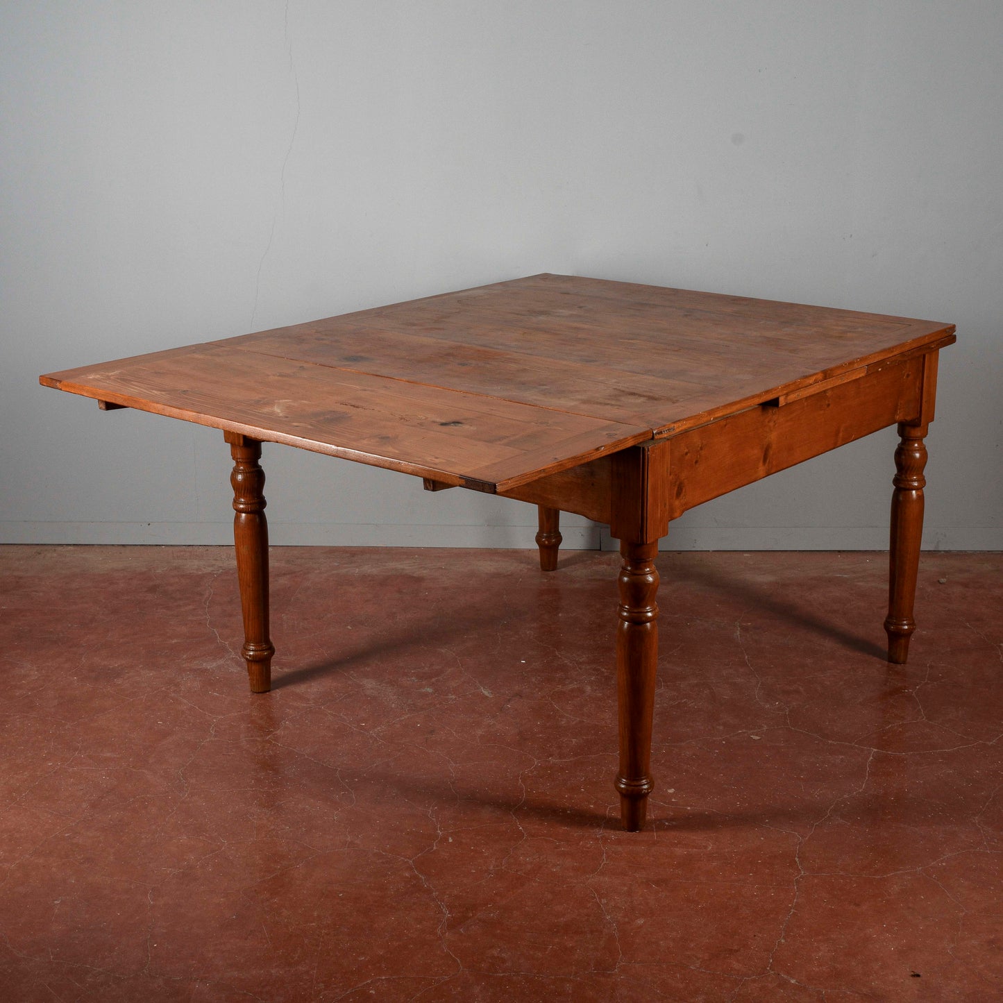 Tavolo rustico con cassetto e 2 allunghi