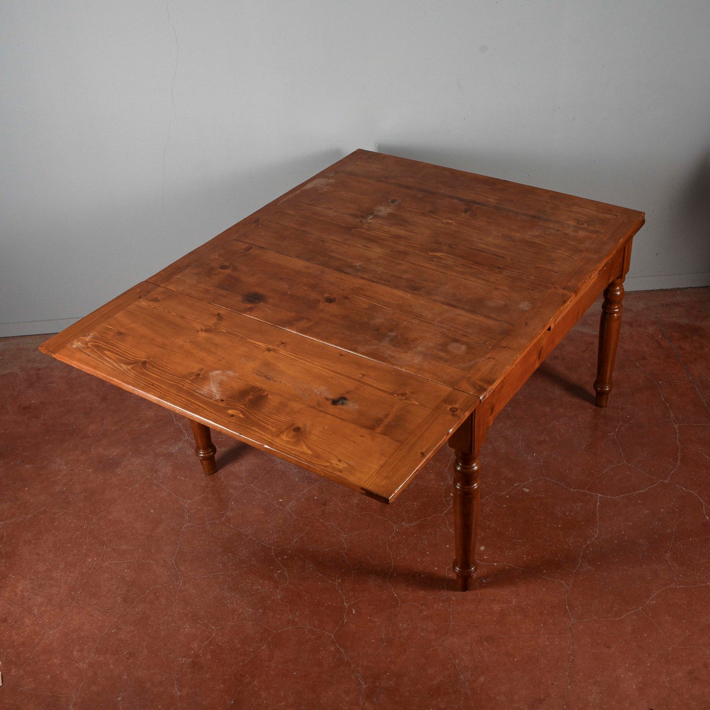 Tavolo rustico con cassetto e 2 allunghi