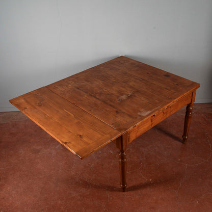 Tavolo rustico con cassetto e 2 allunghi