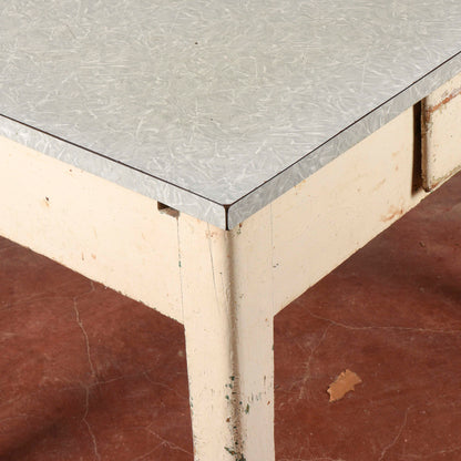 Tavolo da cucina anni 50 con piano in formica