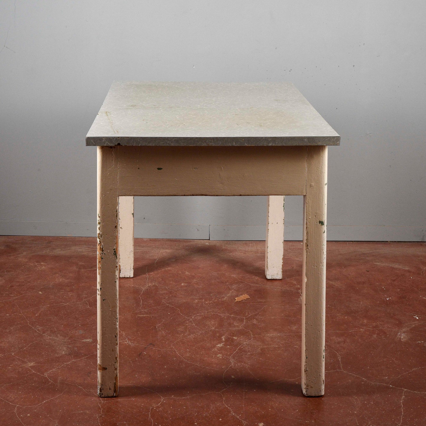 Tavolo da cucina anni 50 con piano in formica