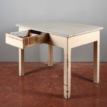 Tavolo da cucina anni 50 con piano in formica
