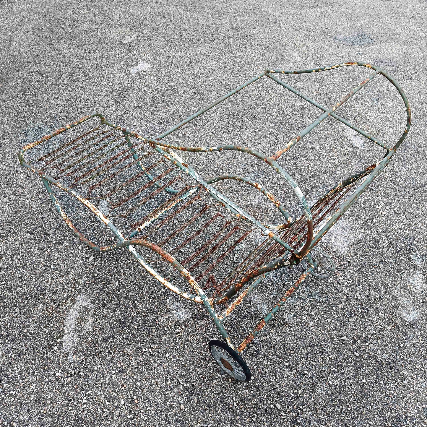 Lettino sdraio chaise-longue in ferro da giardino epoca XX secolo'