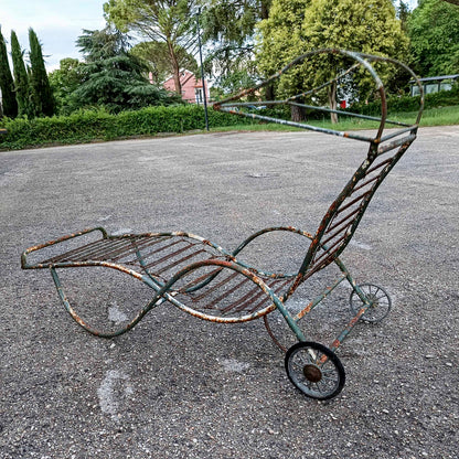 Lettino sdraio chaise-longue in ferro da giardino epoca XX secolo'