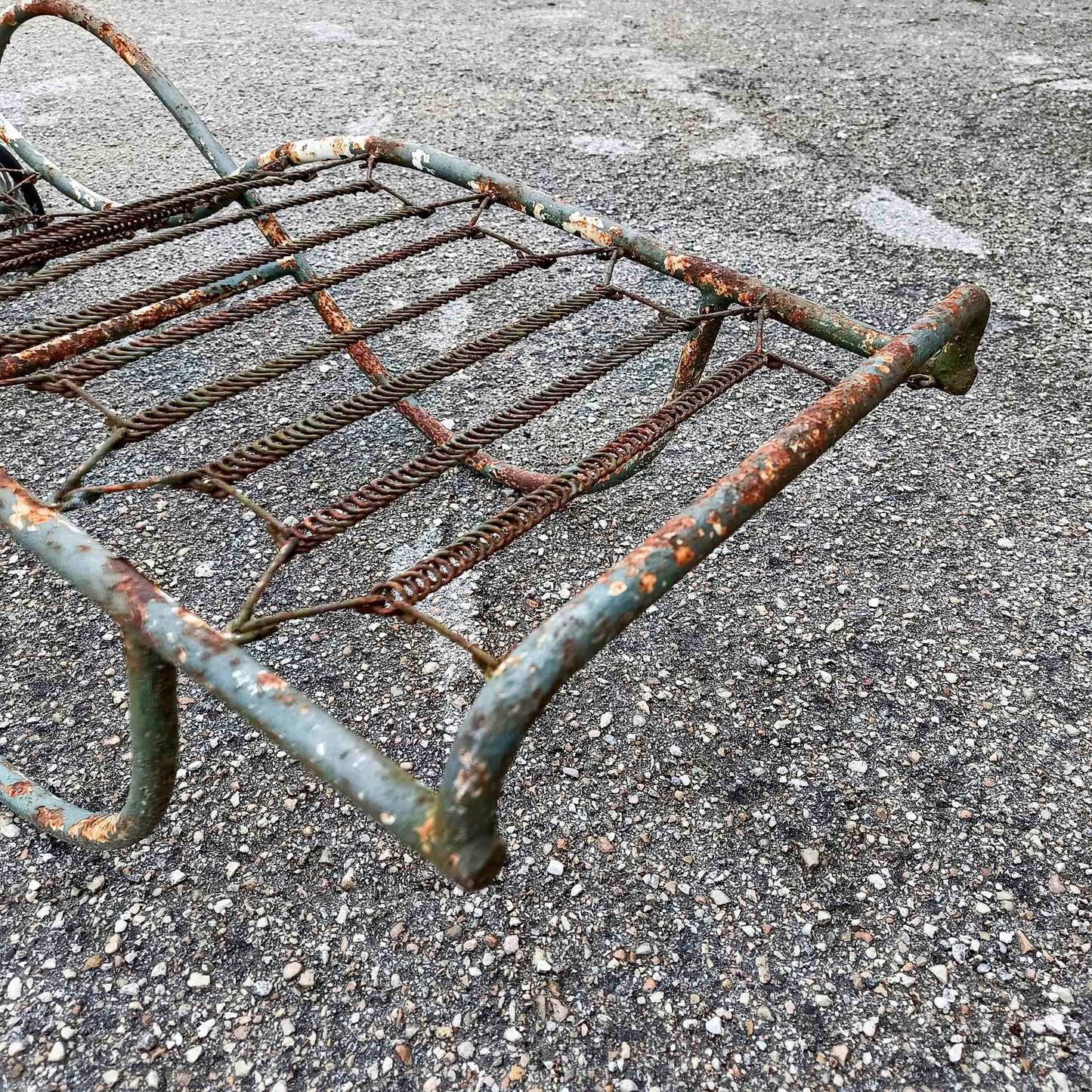 Lettino sdraio chaise-longue in ferro da giardino epoca XX secolo'