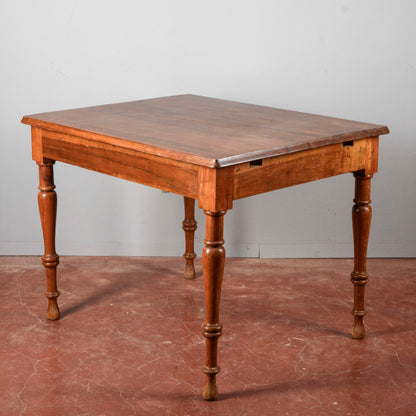 Tavolo legno massello gambe tornite cassetto