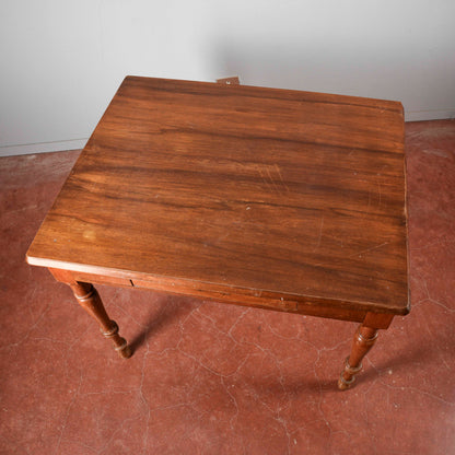 Tavolo legno massello gambe tornite cassetto