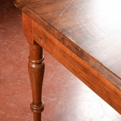 Tavolo legno massello gambe tornite cassetto