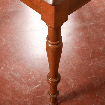 Tavolo legno massello gambe tornite cassetto