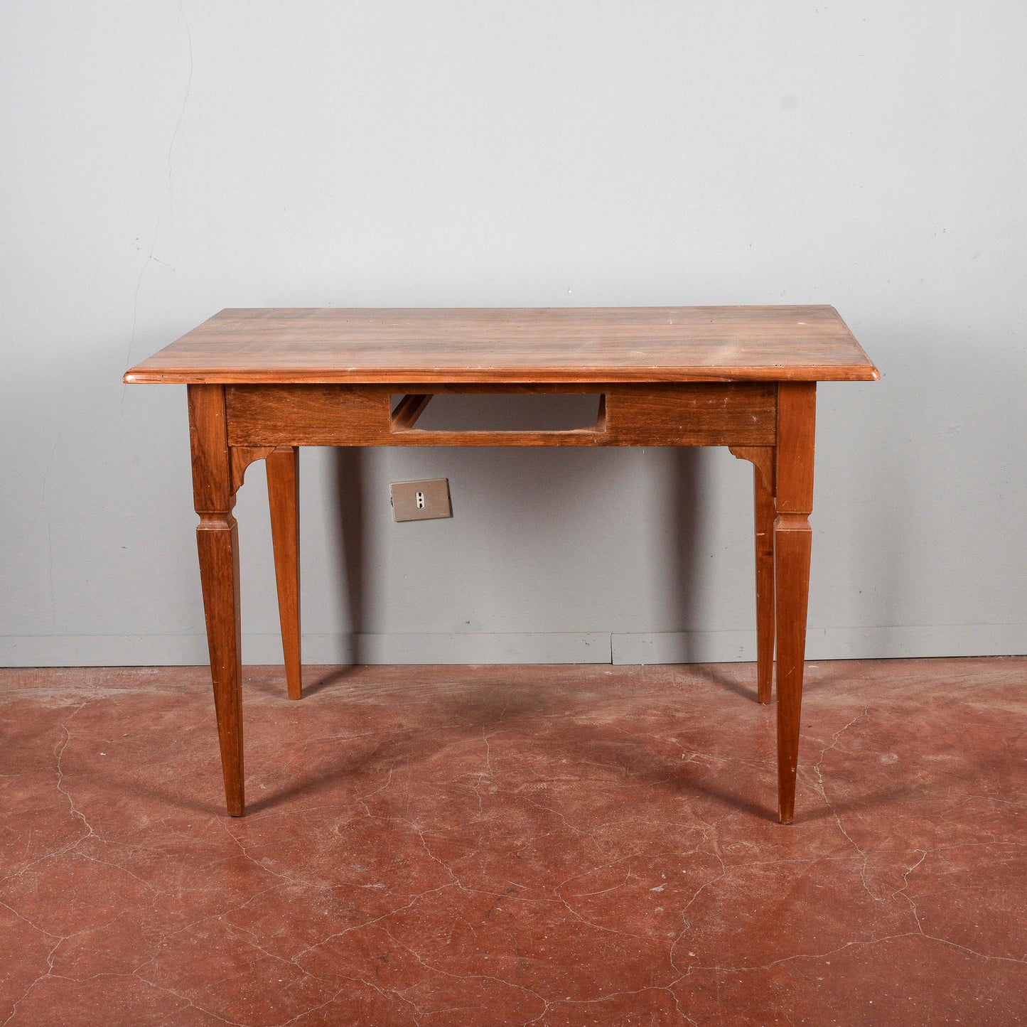 Tavolo vintage tarlato da restaurare
