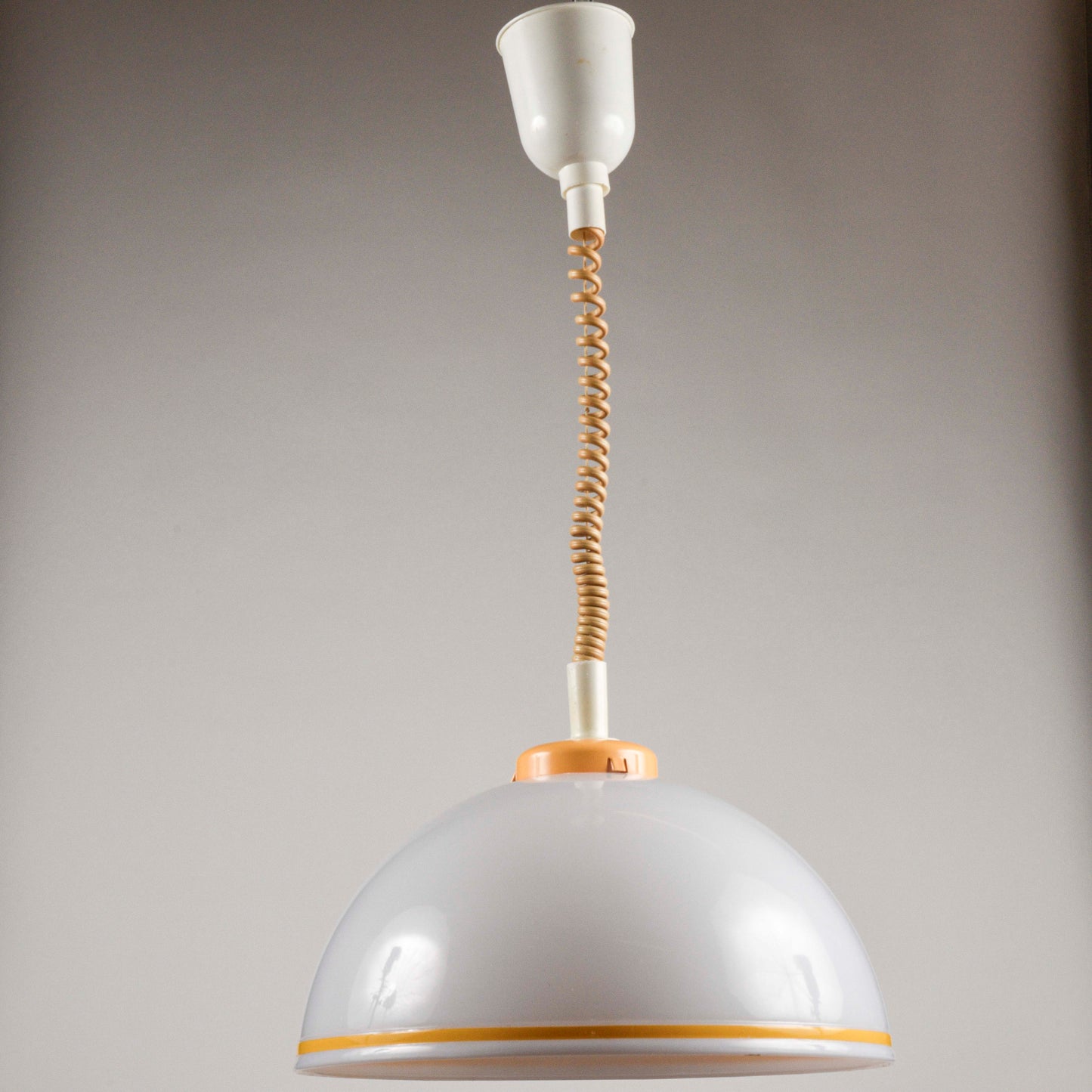Lampadario plastica Guzzini anni 1970