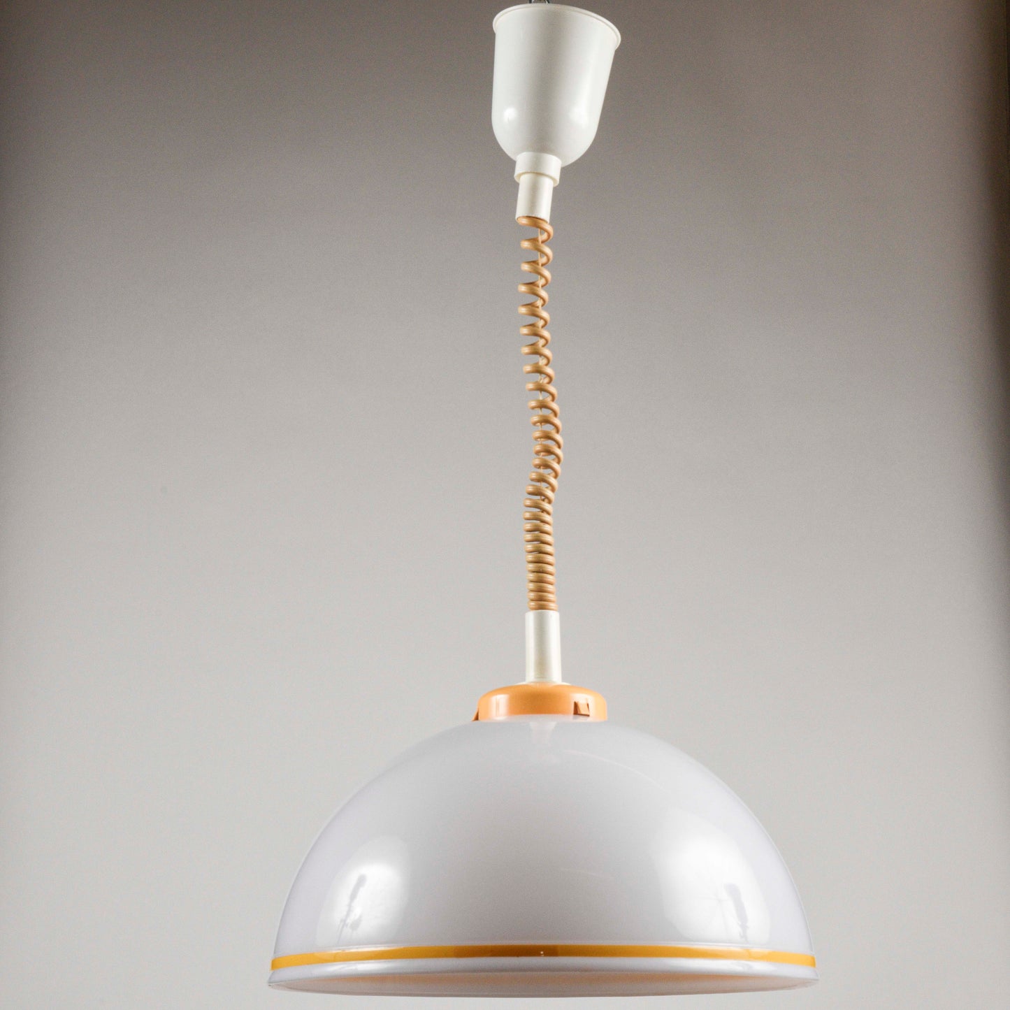 Lampadario plastica Guzzini anni 1970
