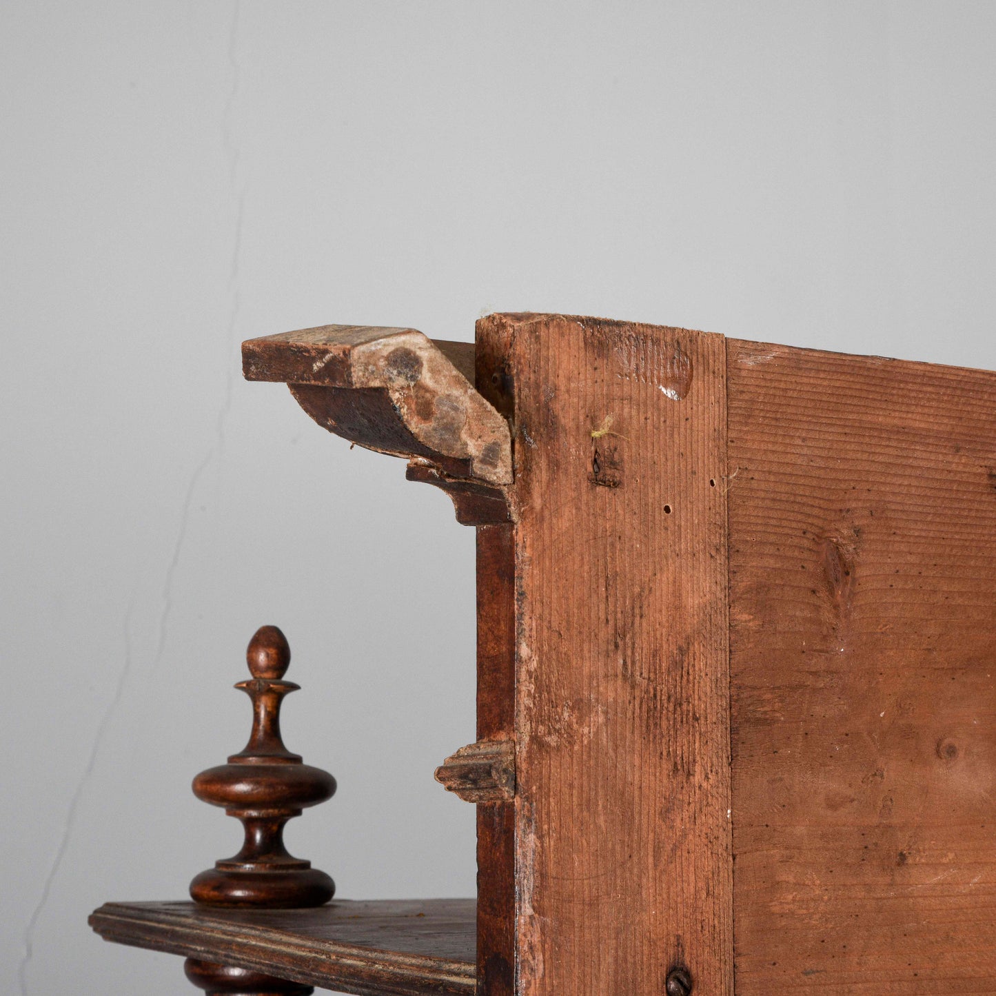 Credenza con piattaia in abete epoca fine XIX secolo