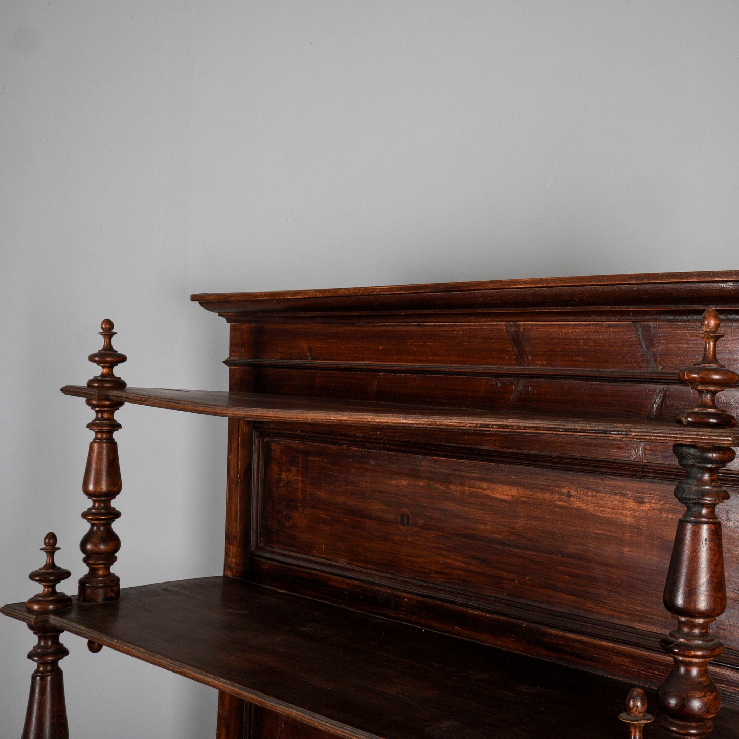 Credenza con piattaia in abete epoca fine XIX secolo
