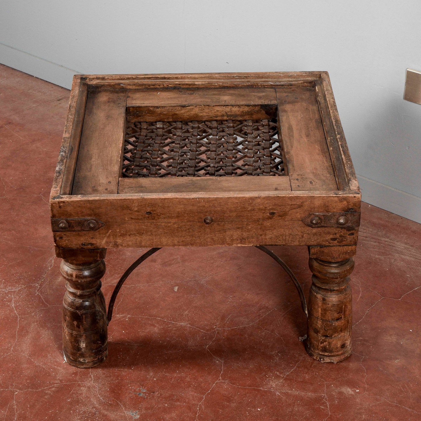 Tavolino da salotto griglia antica di finestra