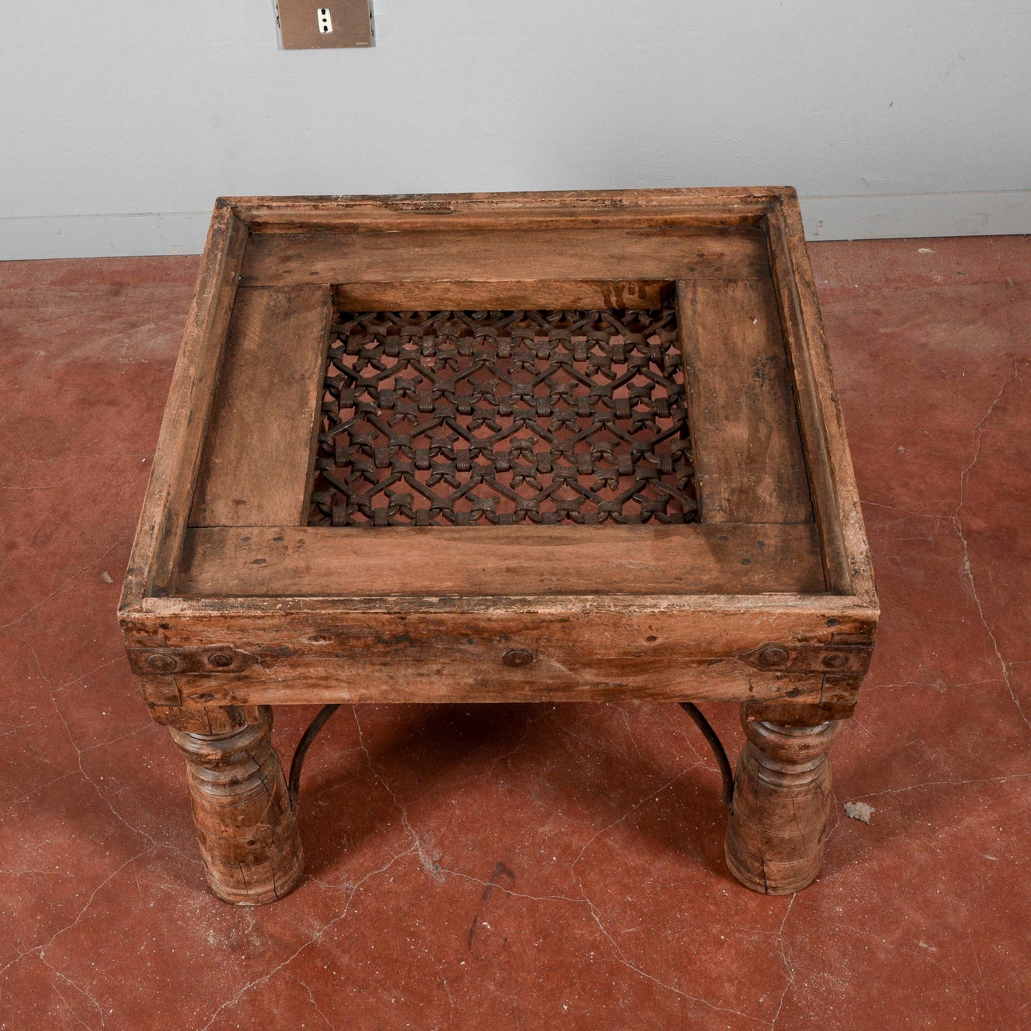 Tavolino da salotto griglia antica di finestra