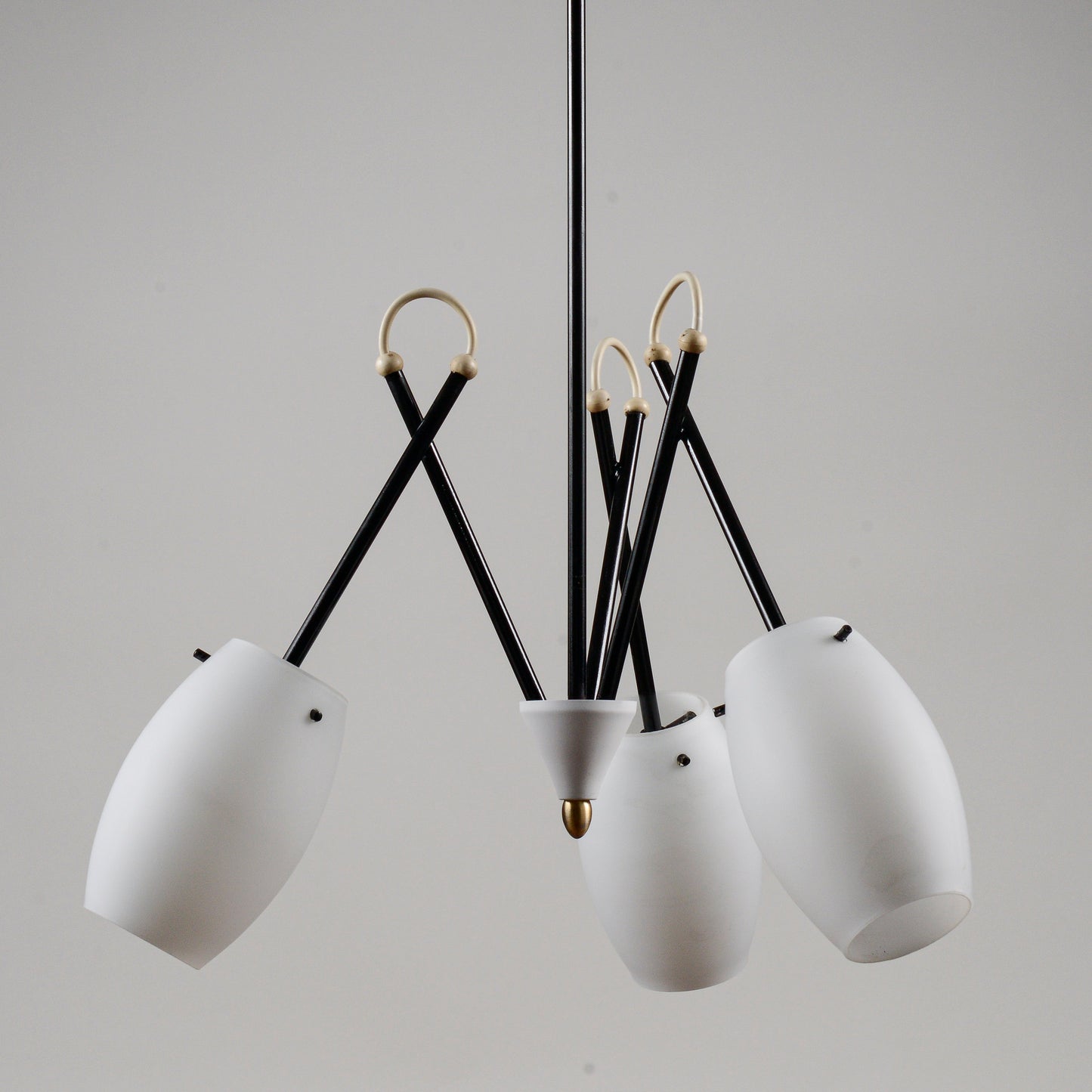 Lampadario vintage restaurato metà secolo stile Stilnovo