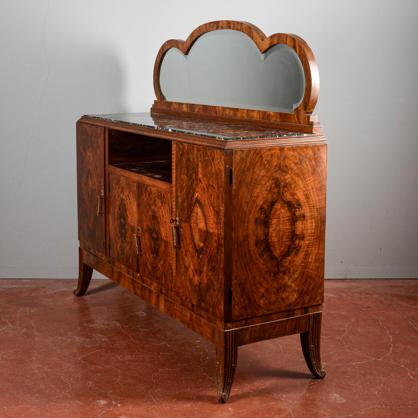Credenza art déco con specchiera piano in marmo nero venato