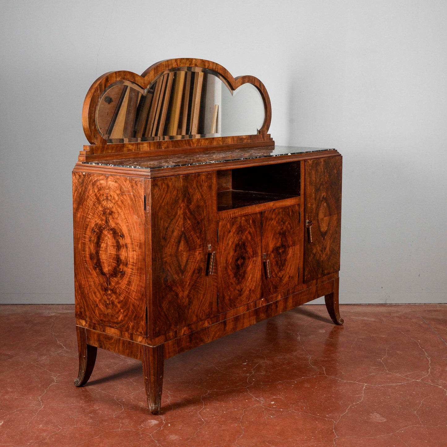Credenza art déco con specchiera piano in marmo nero venato