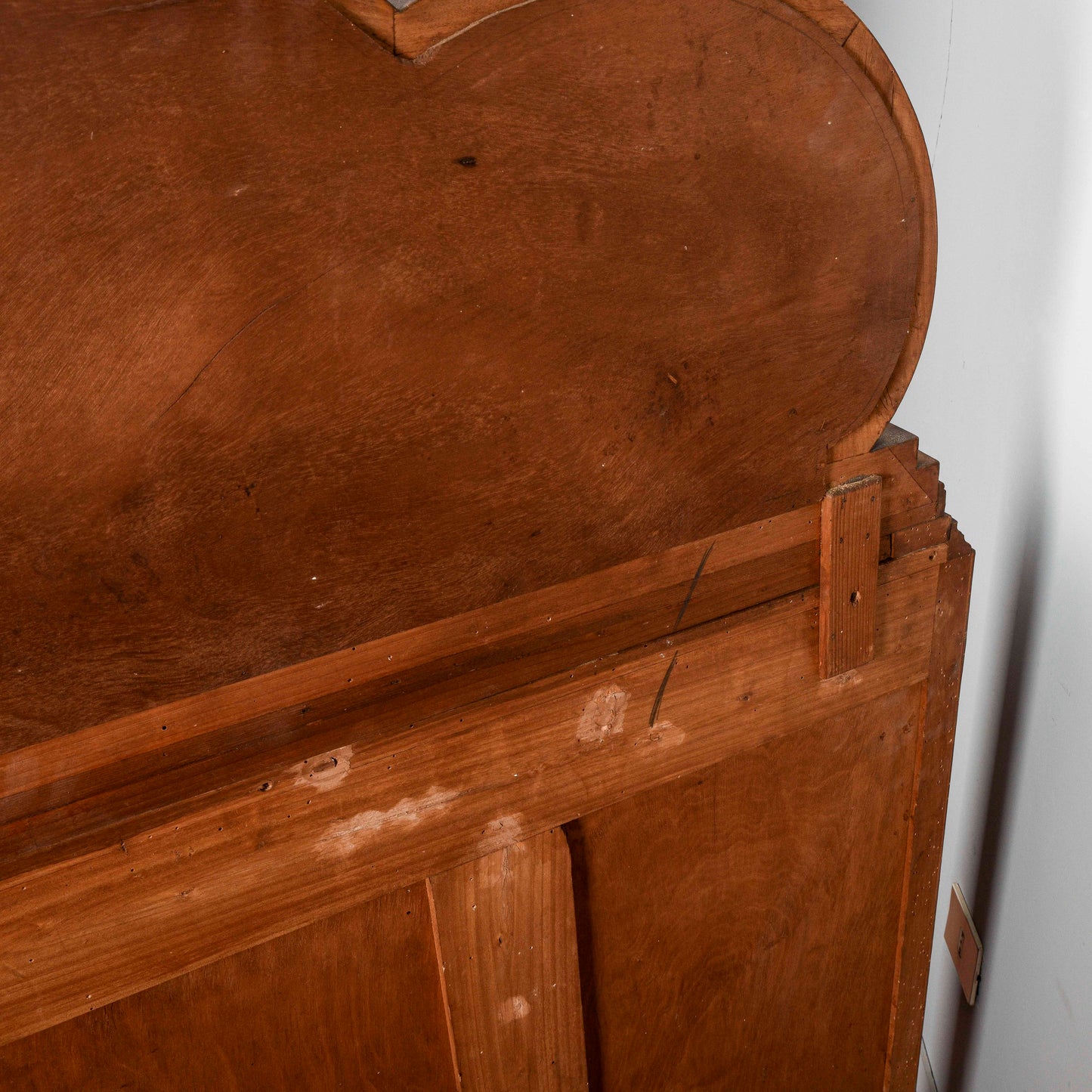 Credenza art déco con specchiera piano in marmo nero venato