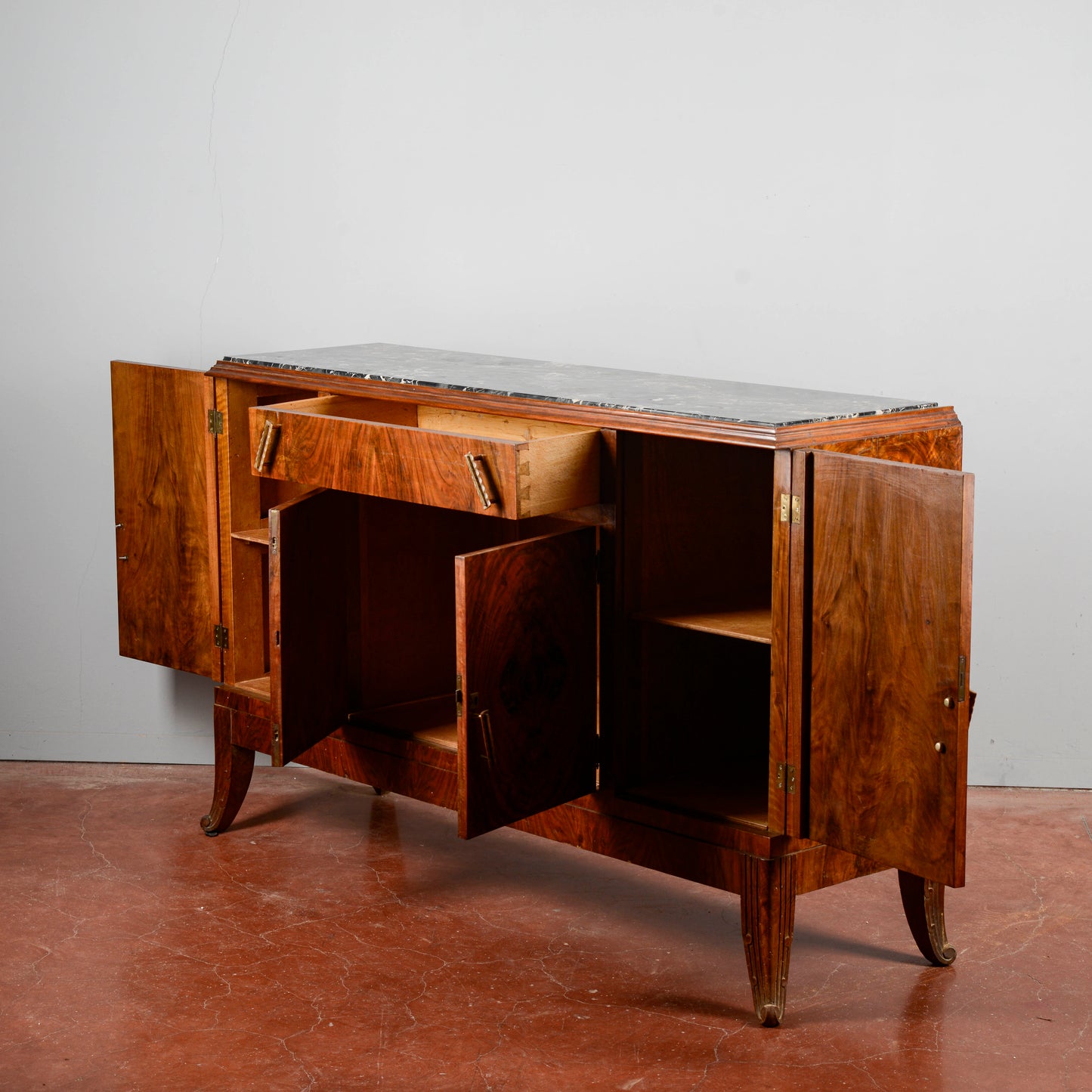 Credenza Art Deco In Radica Di Noce Piano Di Marmo Nero