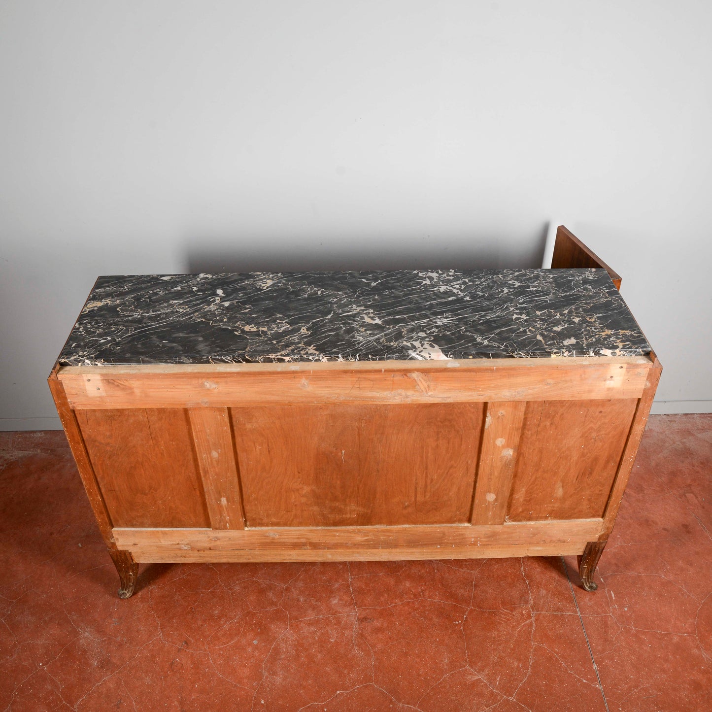 Credenza Art Deco In Radica Di Noce Piano Di Marmo Nero