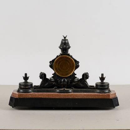 Orologio da camino in bronzo neo egiziano in marmi policromi