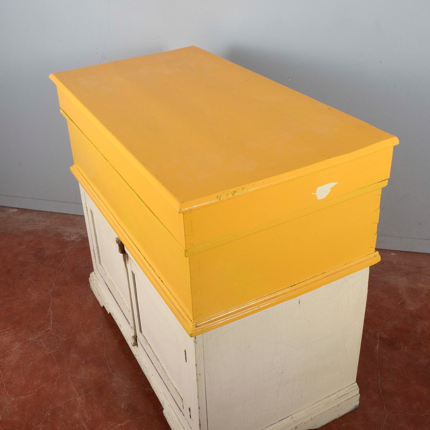 Madia credenza epoca fine XIX secolo in abete bicolore
