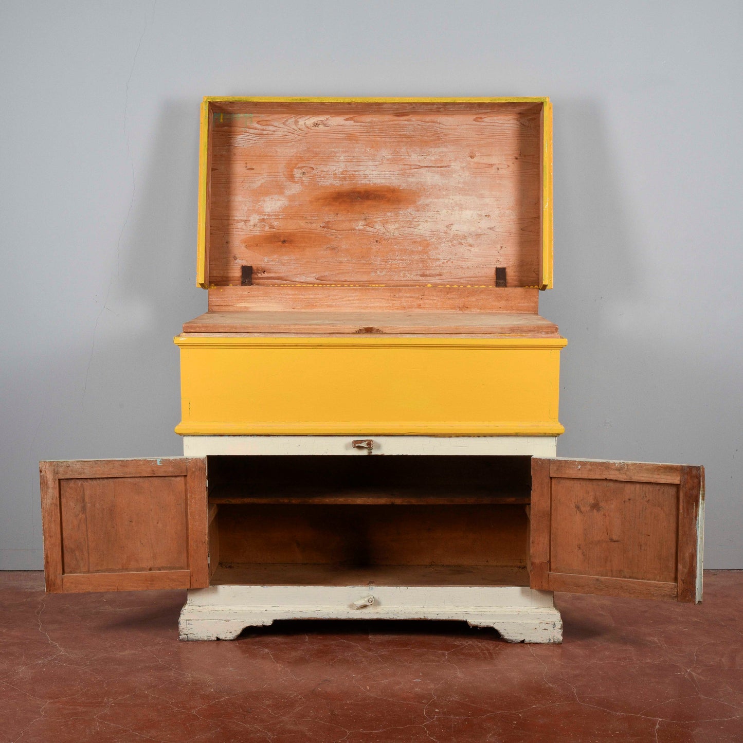 Madia credenza epoca fine XIX secolo in abete bicolore