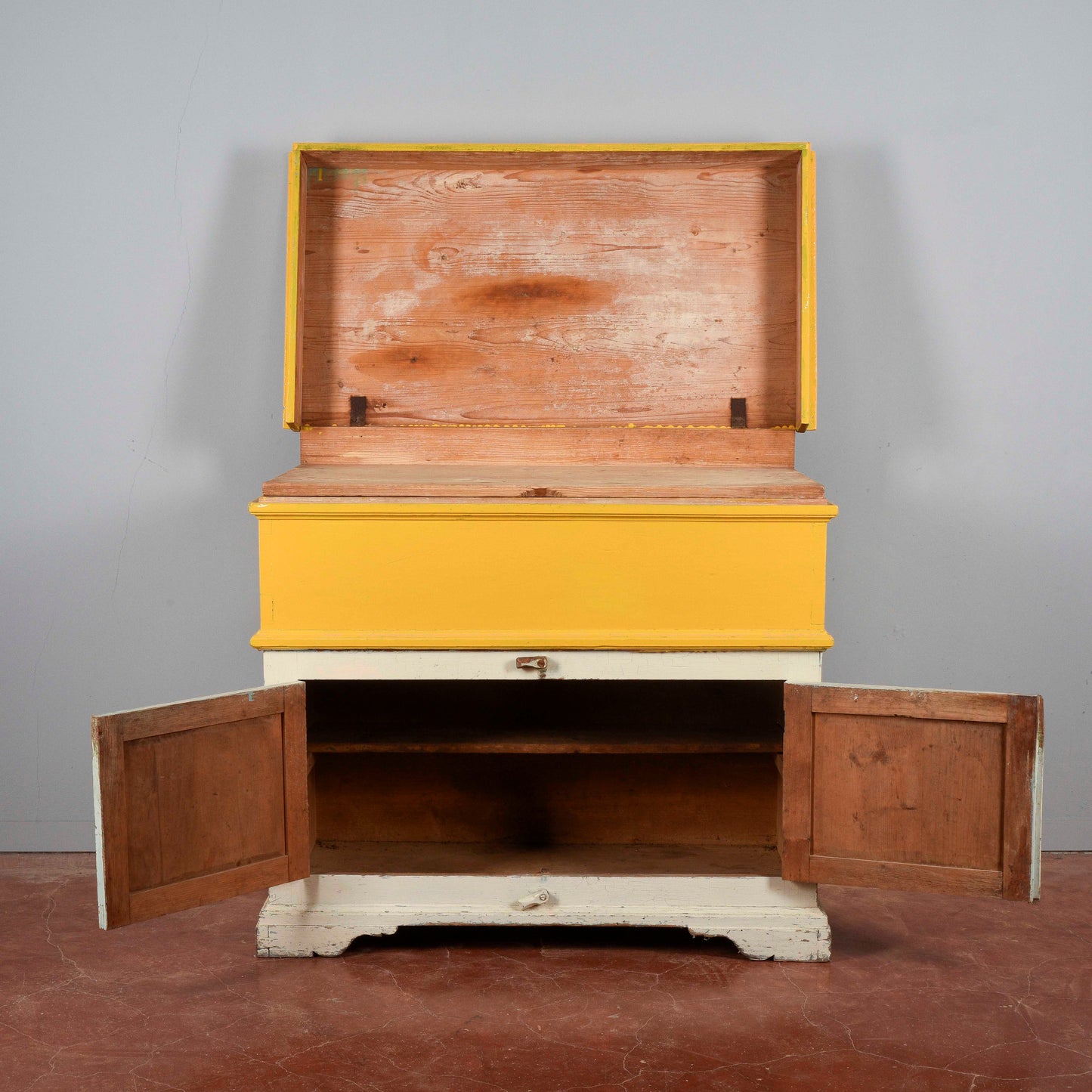 Madia credenza epoca fine XIX secolo in abete bicolore