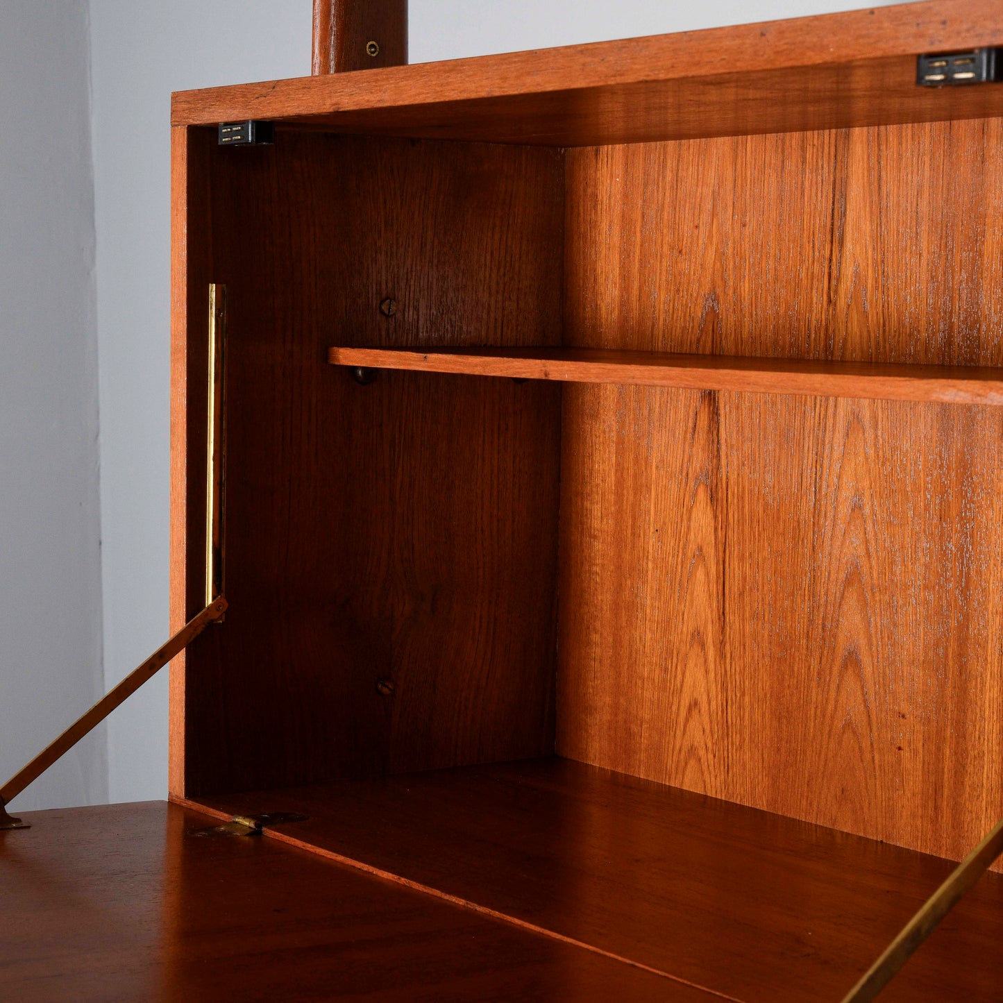 Libreria credenza svedese a giorno vintage