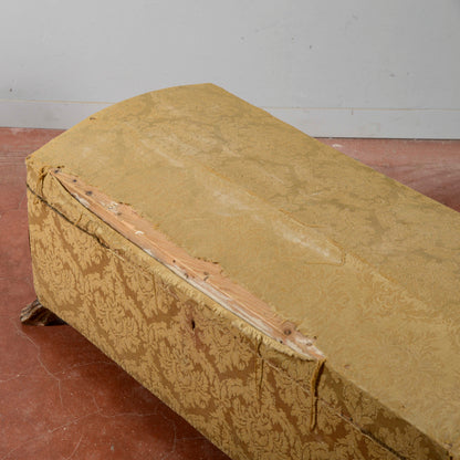 baule rivestito da restaurare