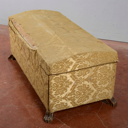baule rivestito da restaurare