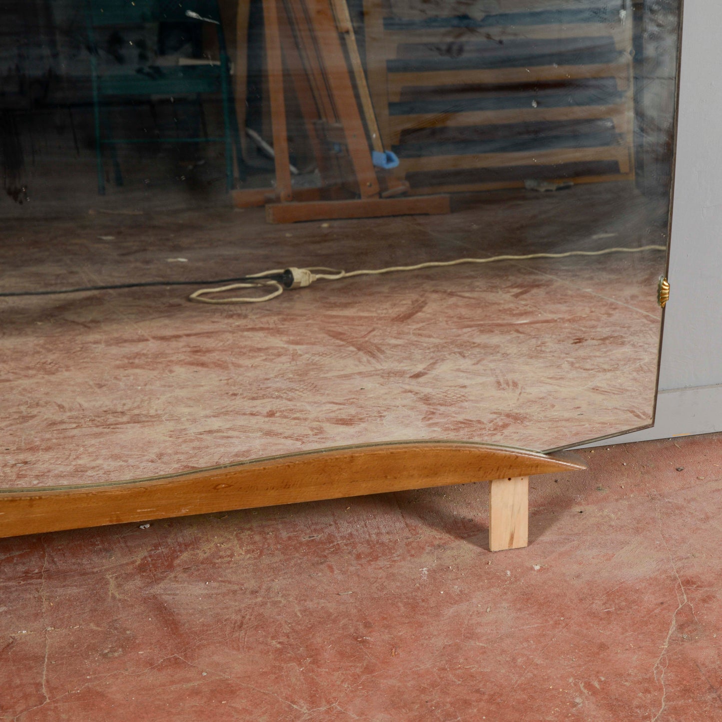 Specchiera Sagomata Grande Con Base In Legno Mid-Century