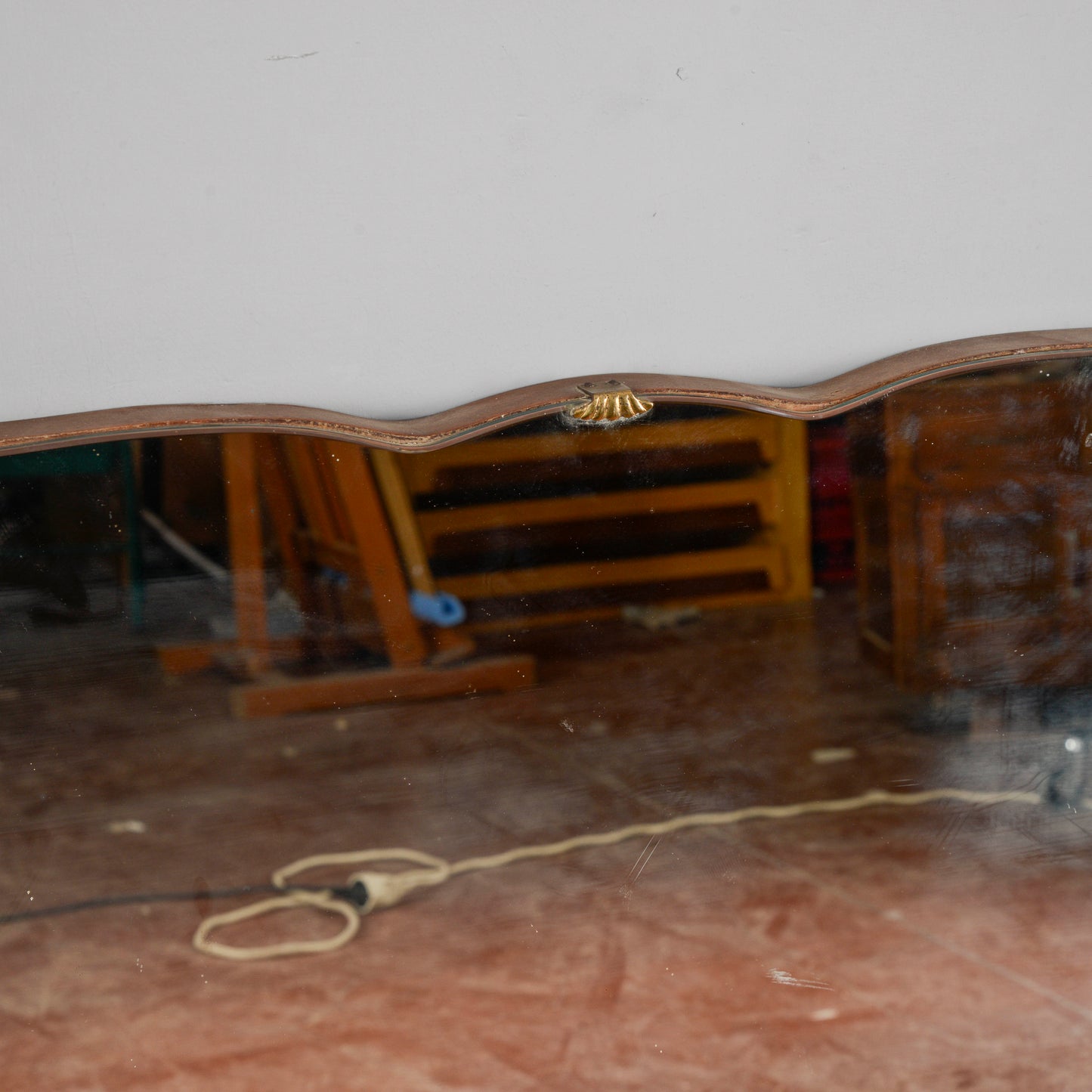 Specchiera Sagomata Grande Con Base In Legno Mid-Century