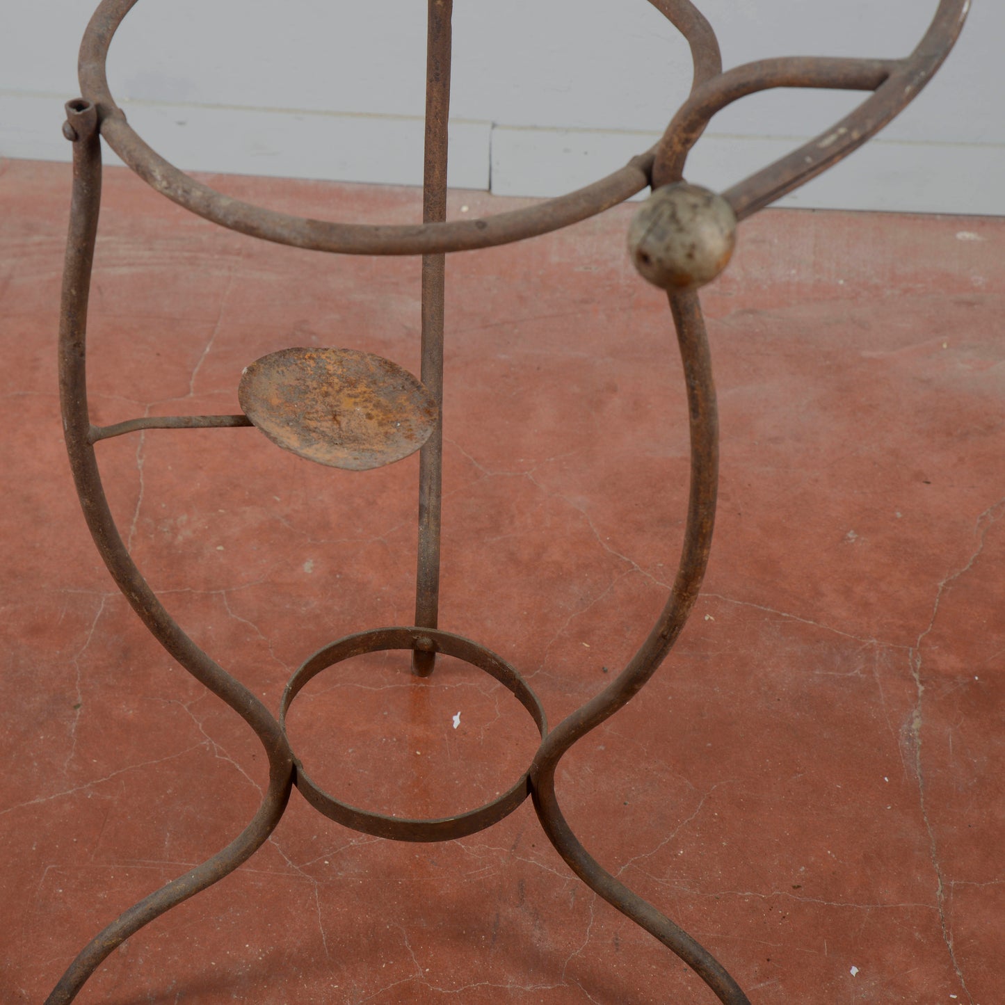 trespolo lavabo in ferro battuto fine XIX secolo