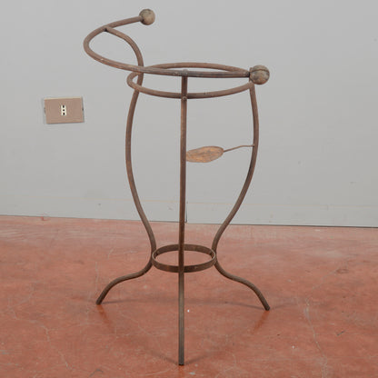 trespolo lavabo in ferro battuto fine XIX secolo